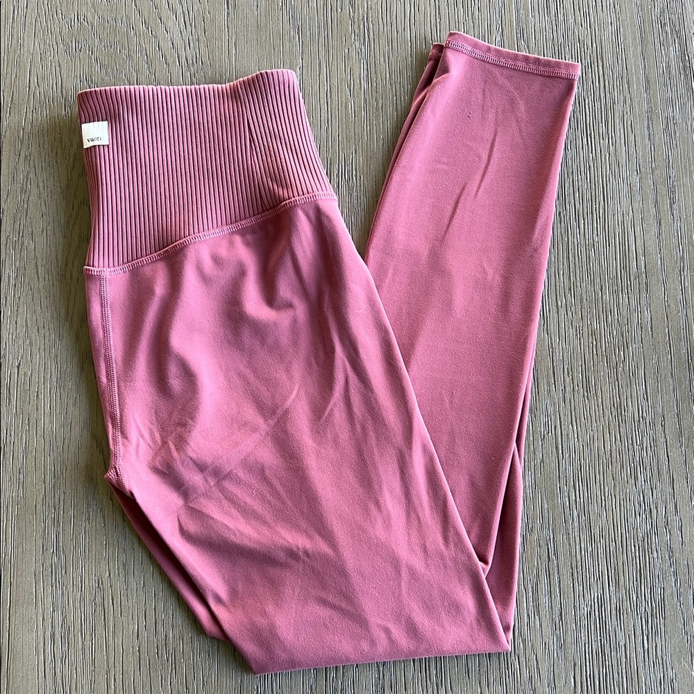 Excellent Condition Vuori Rose Ribbed High Waist Leggings size small